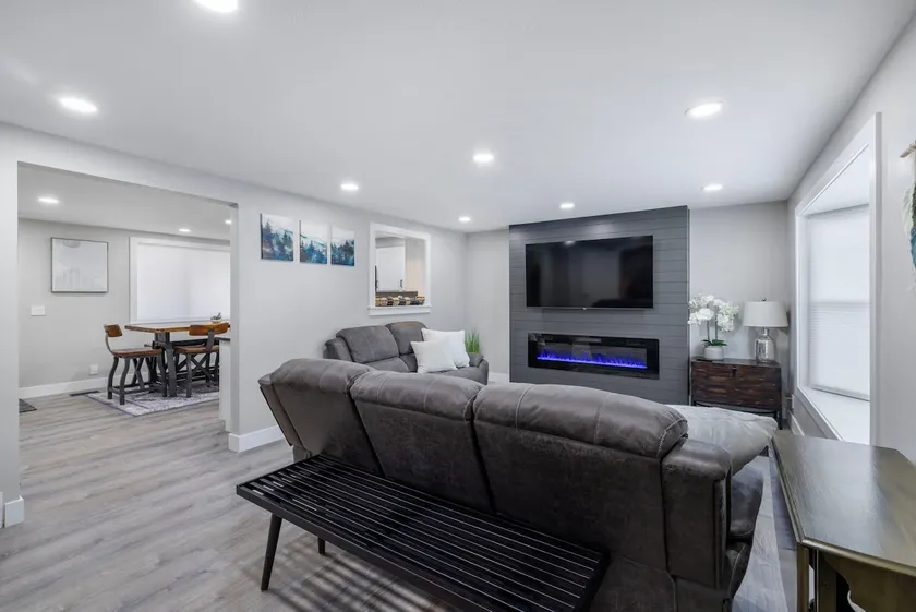 No Service Fee! Newly Renovated 4 bedroom home - Image 1