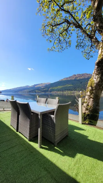 Ardmay Chalet, Arrochar, stunning lochside location Free Kayaks and SUPS - Image 1