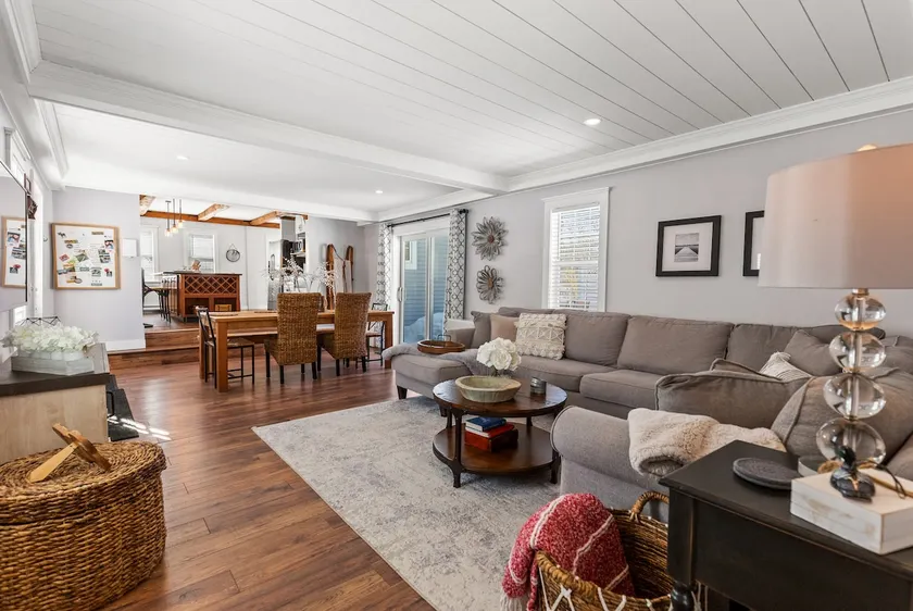 Pet-Friendly! Charming Farmhouse Near Lake Winni - Image 1