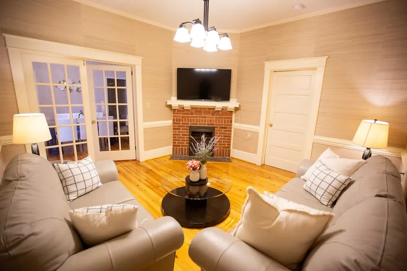 Charming 4-Bedroom Home! - Image 1