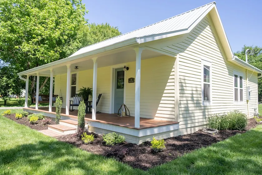 Historic Cottage-Close to Boat Ramps - Image 1
