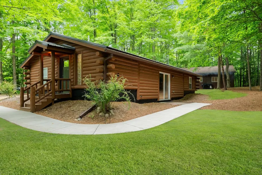 Adventure North Base Camp, Cabin + Garage - Image 1