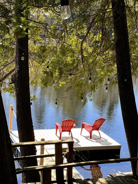 Cottage Le Petit Renard Waterfront & Jacuzzi - Image 1