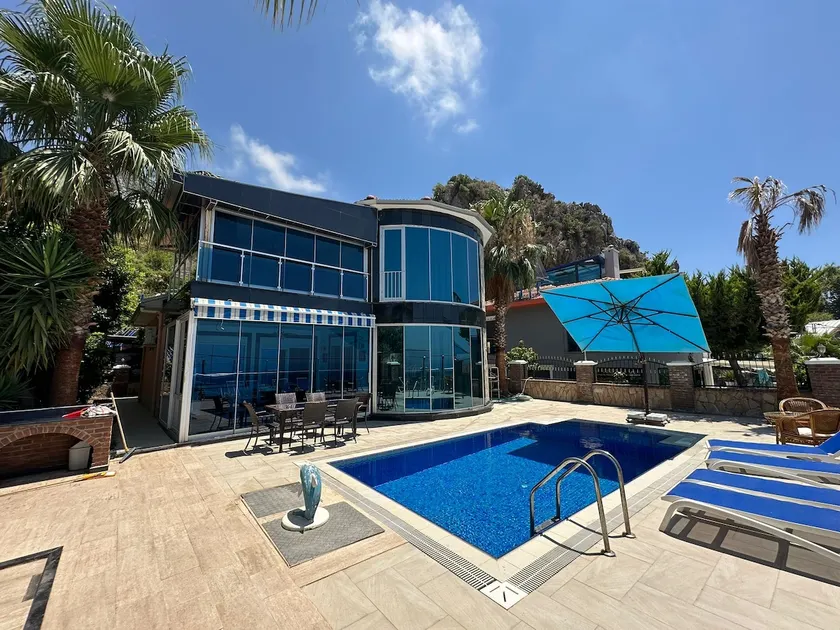 Luxury Villa with Pool, Sea View - Image 1