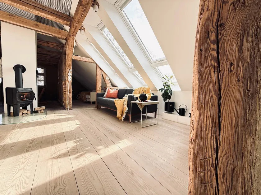 Hinterland Loft – Time out by the fireplace - Image 1