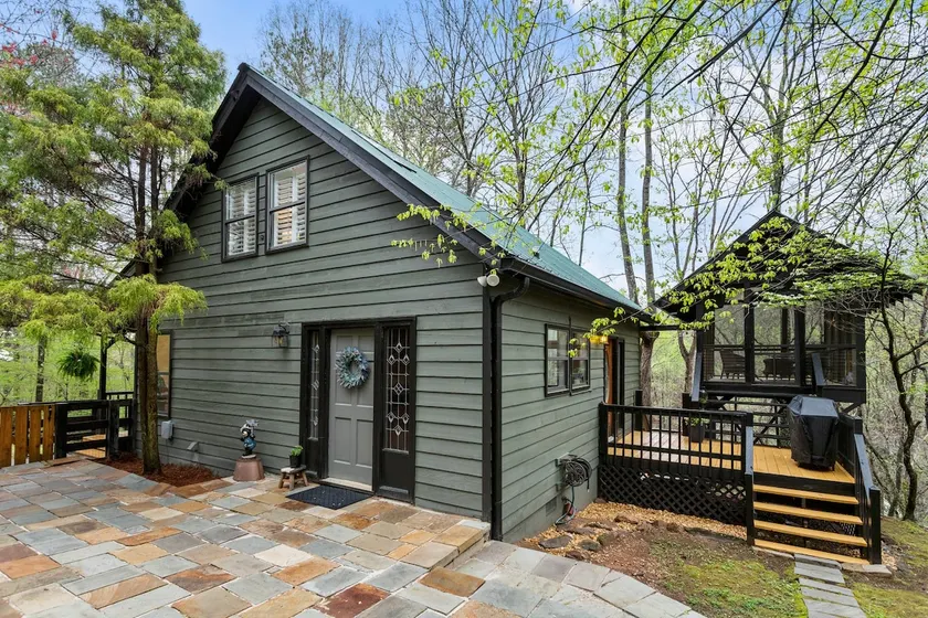 Tranquil cottage on rushing Yellow Creek - Image 1