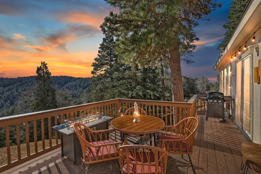 Mountain Breeze Getaway-Hot Tub-Breathtaking View - Image 1