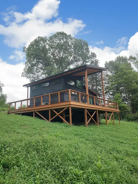 The Crow's Nest-near Oglebay-scenic views- hot tub - Image 1