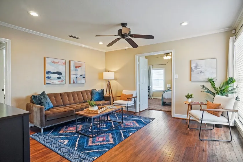 Midcentury Modern Home *Close to TCU/Dickies/Zoo!* - Image 1