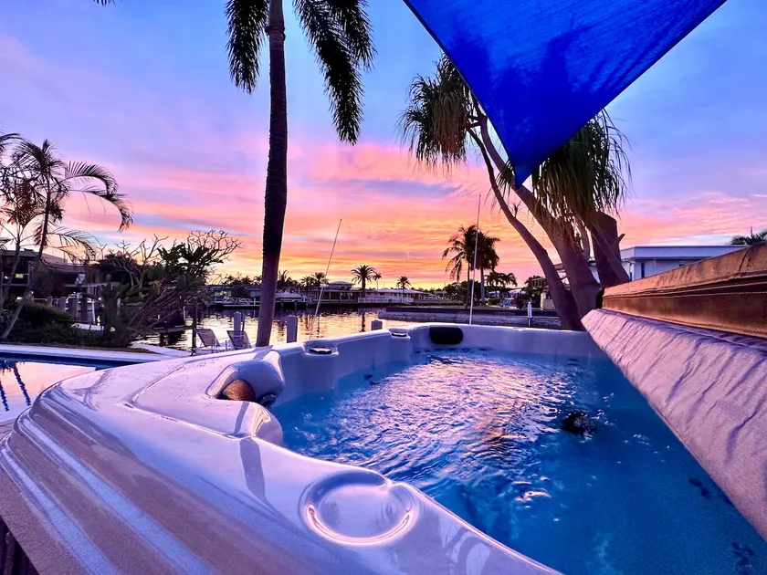 Sunset Coastal Retreat Bch+Hot Tub+Dock - Image 1