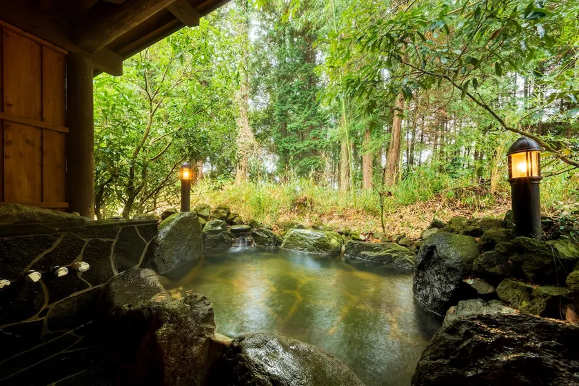 Natural hot spring with open-air bath, private villa, Yamaki-so [same price for up to 4 people] - Image 1