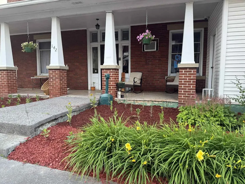 Newly restored home prime location in town - Image 1