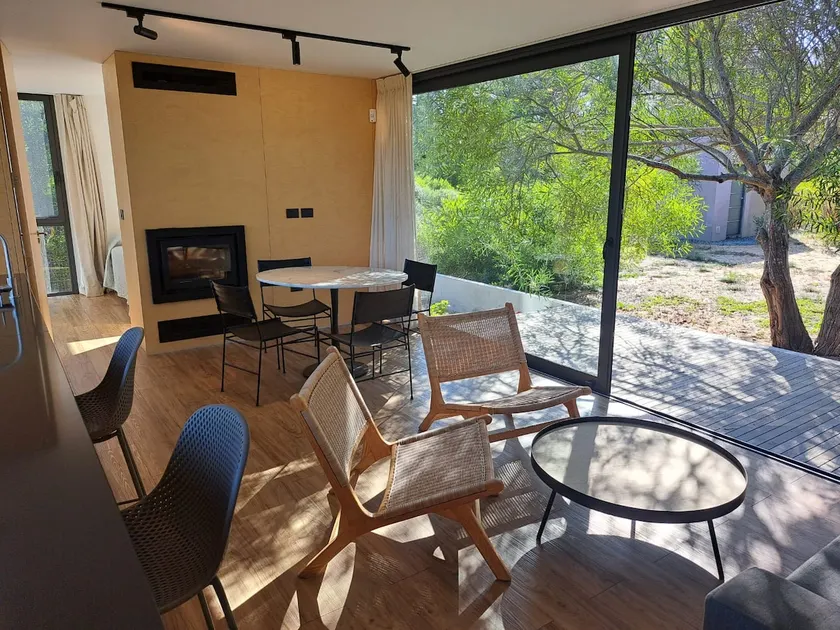 Beach house in the woods - Image 1