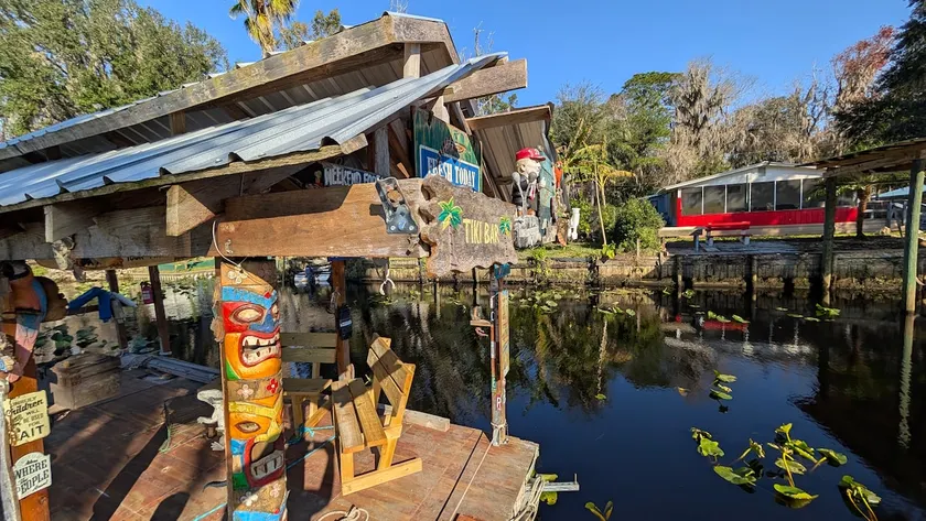 FREE Boat use-Tiki on water-Fish Outback-Pets 4 Br - Image 1