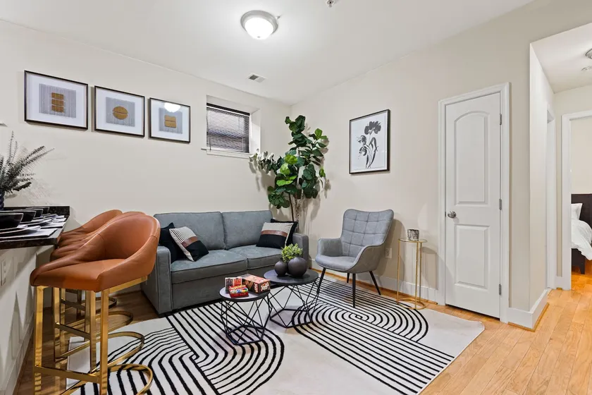 2 King Beds | Free Onsite Parking | Metro Access - Image 1