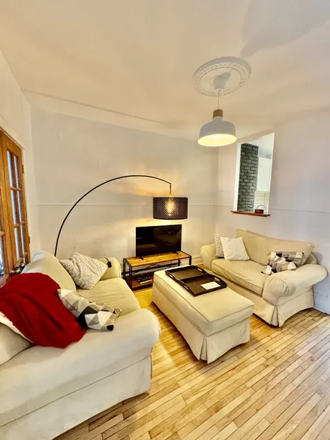 HOMA's Chic Apartment - Image 1