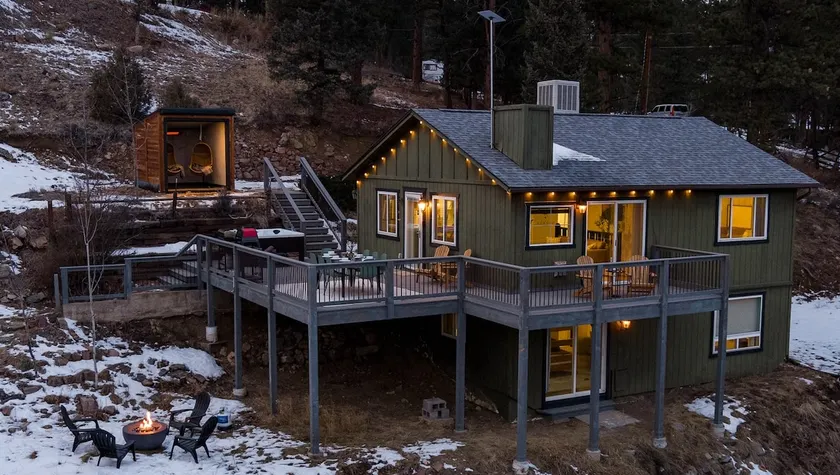 Mtn Paradise: Cuddle Cabin, HotTub, Sauna & VIEWS - Image 1