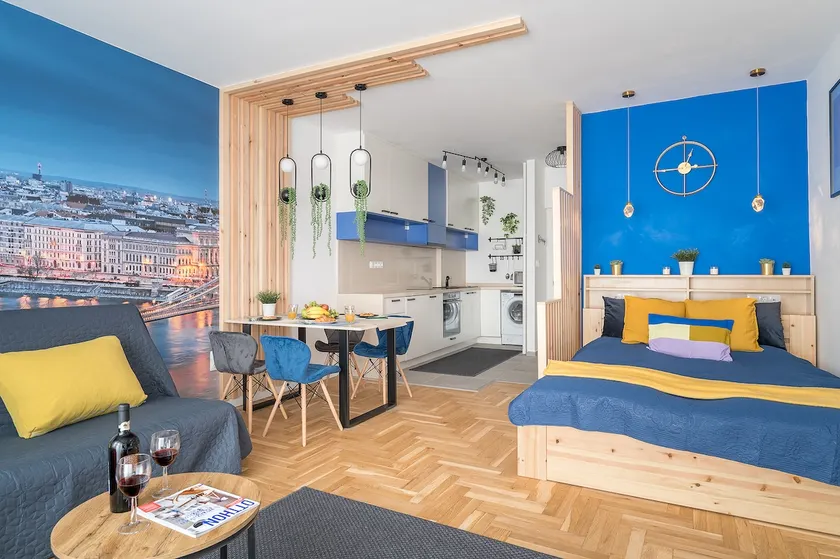 Renovated! - 10 minutes from the Grand Boulevard - Image 1