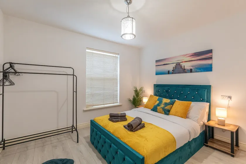 Winchester City Centre Flat Sleeps 6 Free Parking - Image 1