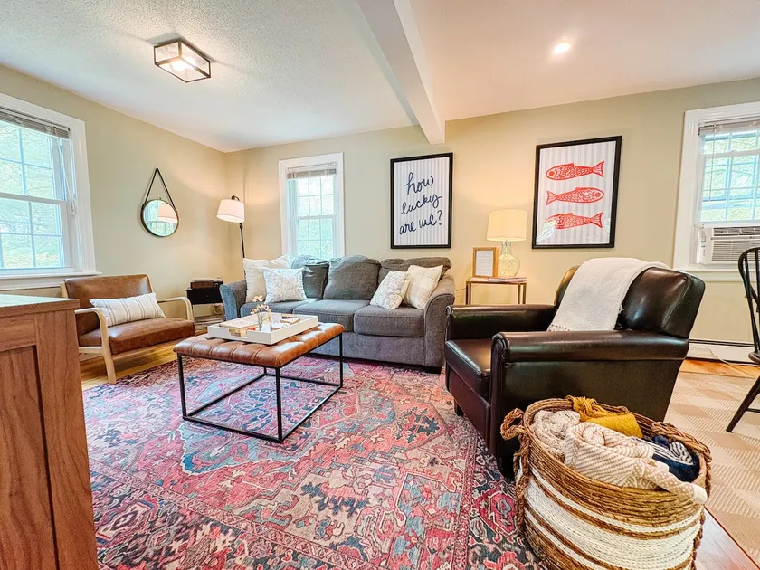 Meredith Town+Trail Cottage - walkable, dogs ok - Image 1
