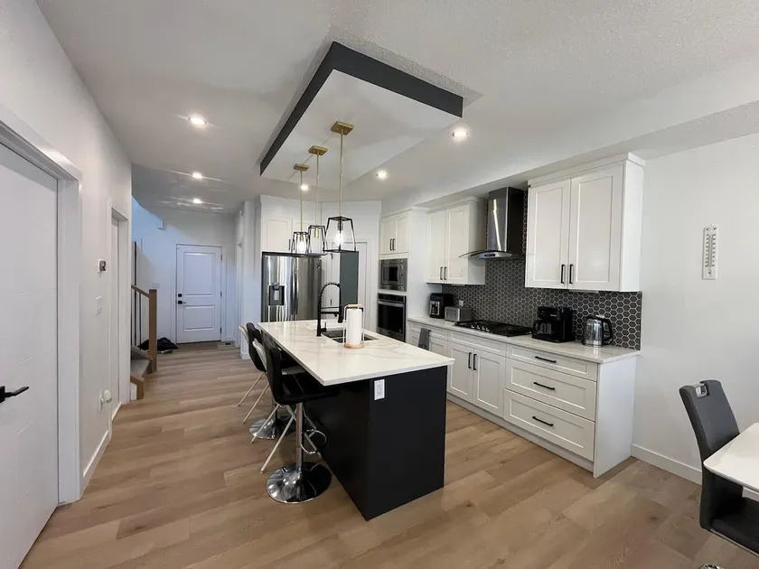 Beautiful 3 Bedroom Home|11mins to YEG Airport - Image 1