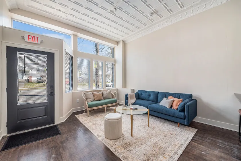 New 2 bedroom near Medical Mile - Image 1