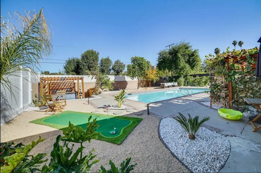 Lux Pool & Hot Tub Family Retreat Woodland Hills - Image 1