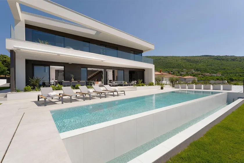 Design Villa Diagonal - Tranquil sea view escape - Image 1