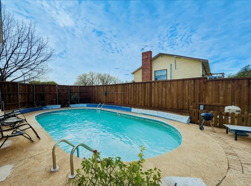 Big Yard w/Pool, Patio, PingPong, Pool Table+ - Image 1