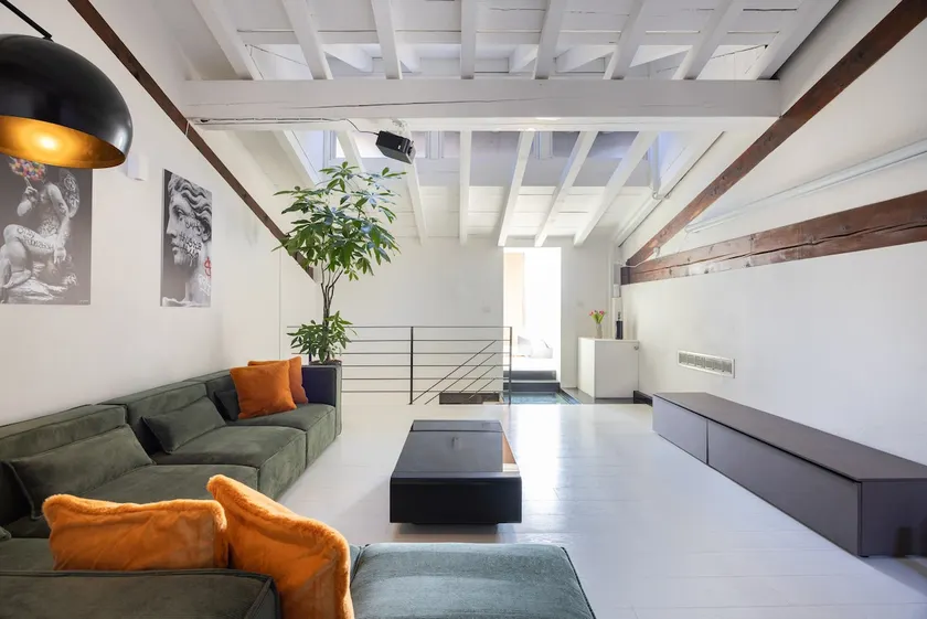 Industrial Loft - Garage-Netflix-wifi - Image 1