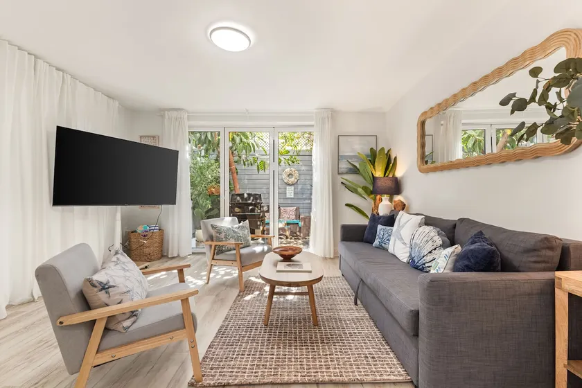 Coastal Getaway • 3 Blocks to Santa Monica Beach - Image 1