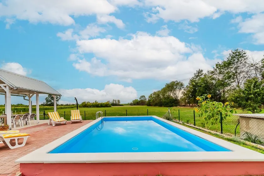 Green Oasis Estate with Private Pool and Backyard near Zagreb - Image 1
