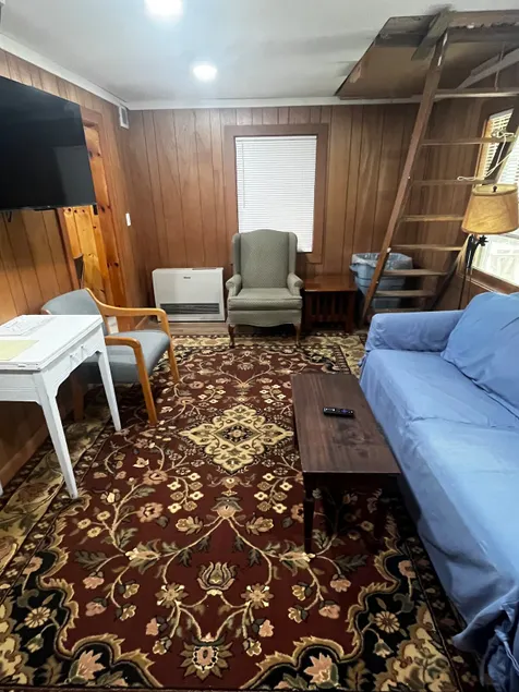 Rustic Cabin in Chesterfield, NH - Image 1
