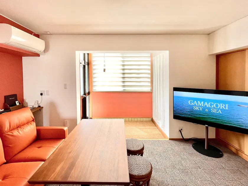 Guest house Maison de Poullan, with a workspace and fully equipped kitchen, Tori Apartment - Image 1