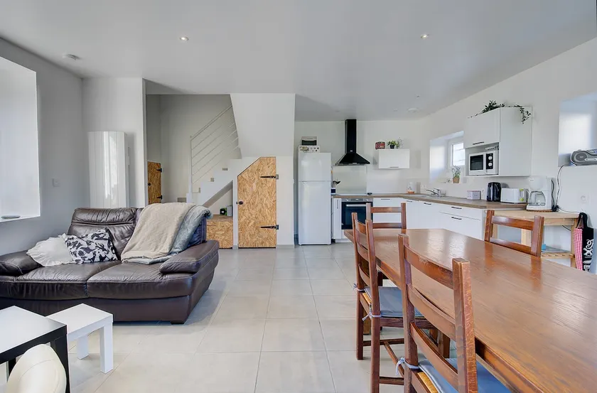 The House Next Door - 6 beds - Image 1