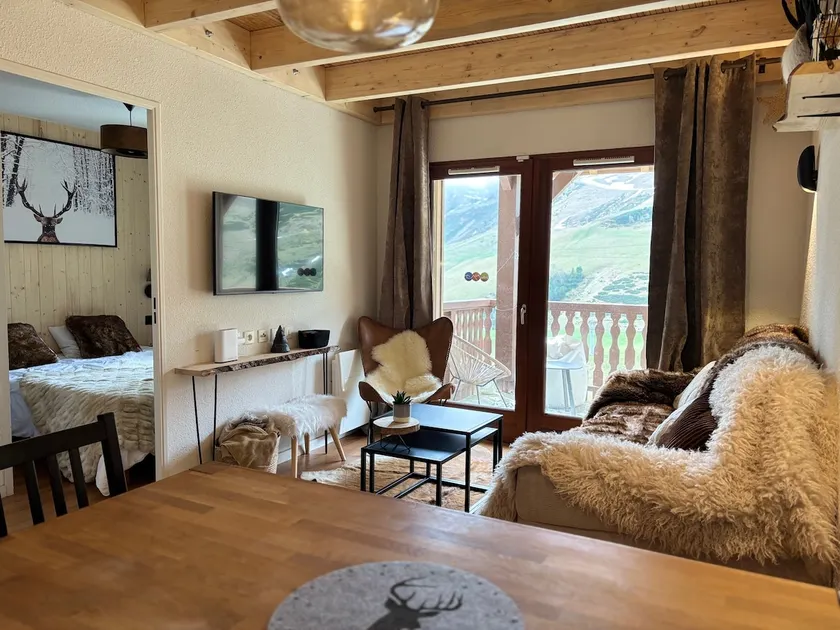 nice 62 m2 apartment, sleeps 8, facing the slopes - Image 1