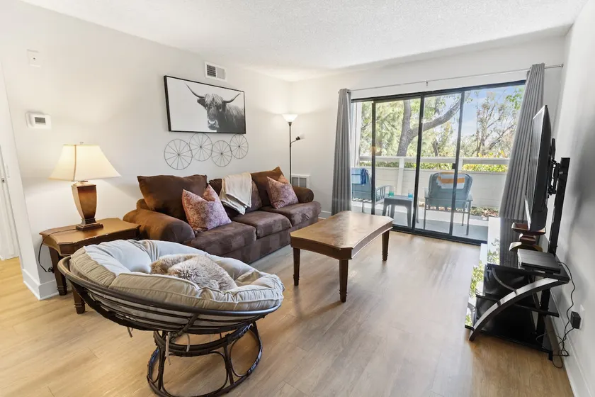 Family-Friendly Oasis w/ Pool, Gym & Near Beach - Image 1