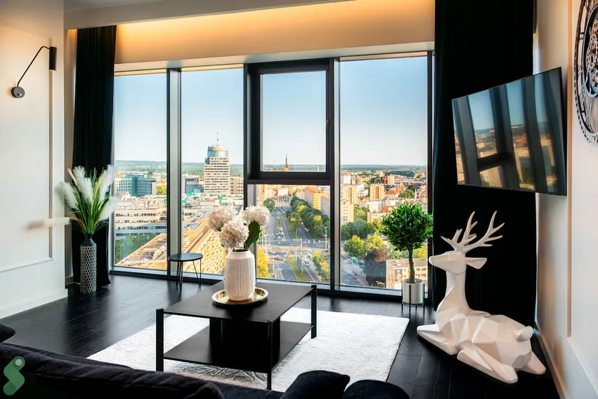HANZA Black & White 17th floor SPA & Pool Parking by Stayly - Image 1