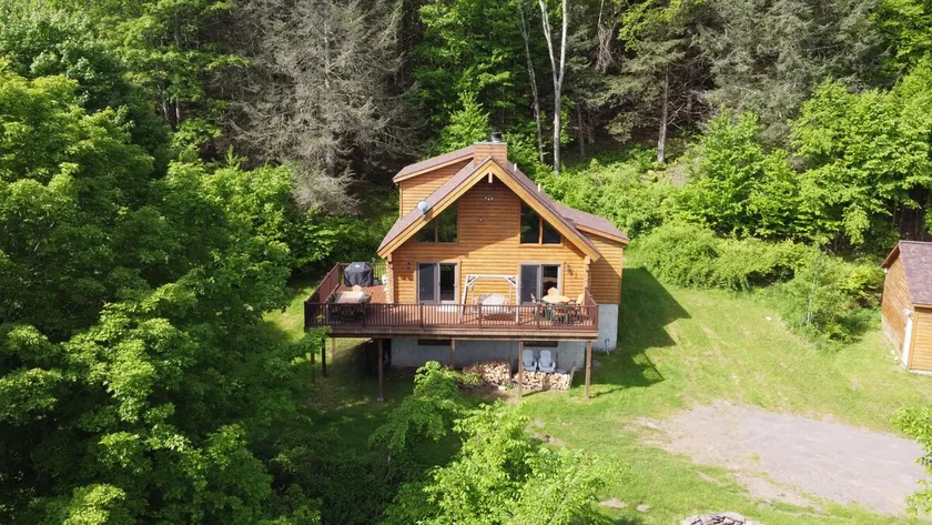 Cozy Log Home on 50 Acres - Image 1