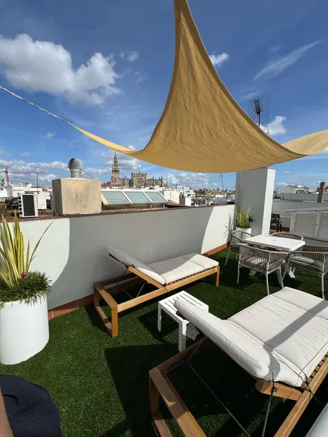 Penthouse: 2 Terraces+2BR+2BA – 3 Min to Cathedral - Image 1