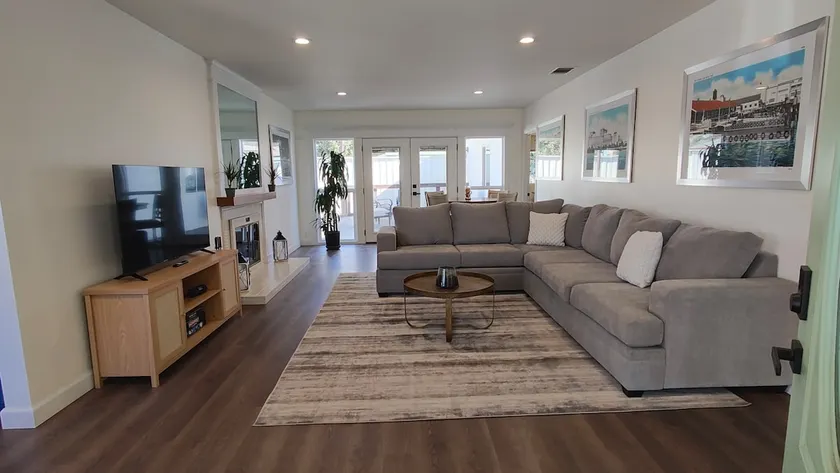 Coconut Cove Retreat, LAX - Image 1