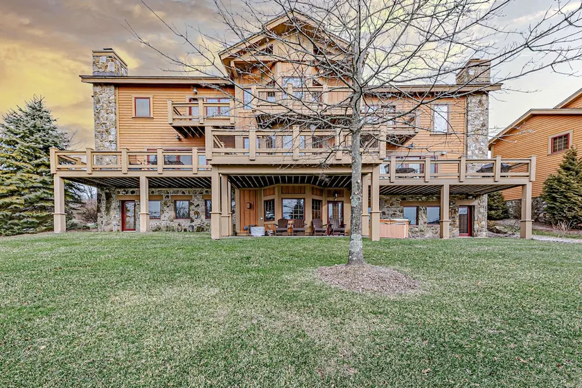 Cozy Almost Ski-in Ski-out w/Hot Tub & Heated Exit - Image 1