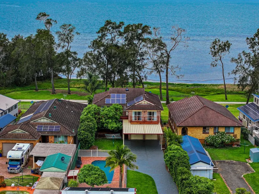 Aqua Vista Retreat - Image 1