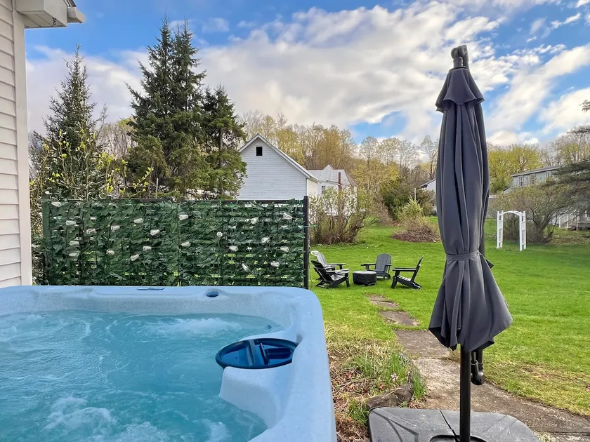2 Min Walk to Windham | Hot Tub | Mtn Views - Image 1