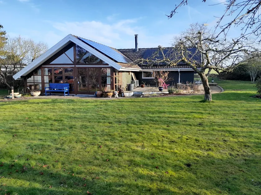 Summer house - Image 1