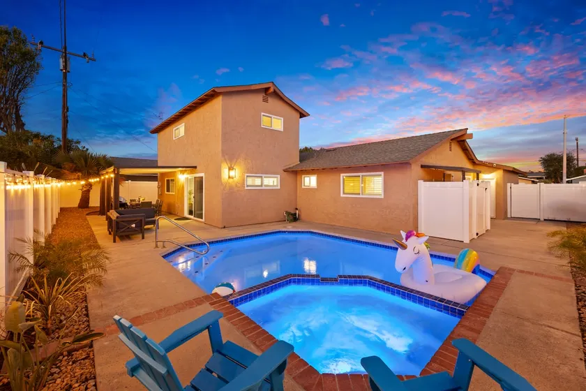 Spacious Pool Home 5B 3BA | Near Disney - Image 1