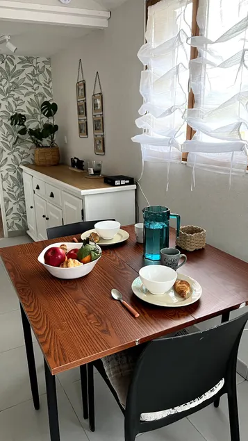 House sleeps 2 - parking - Image 1