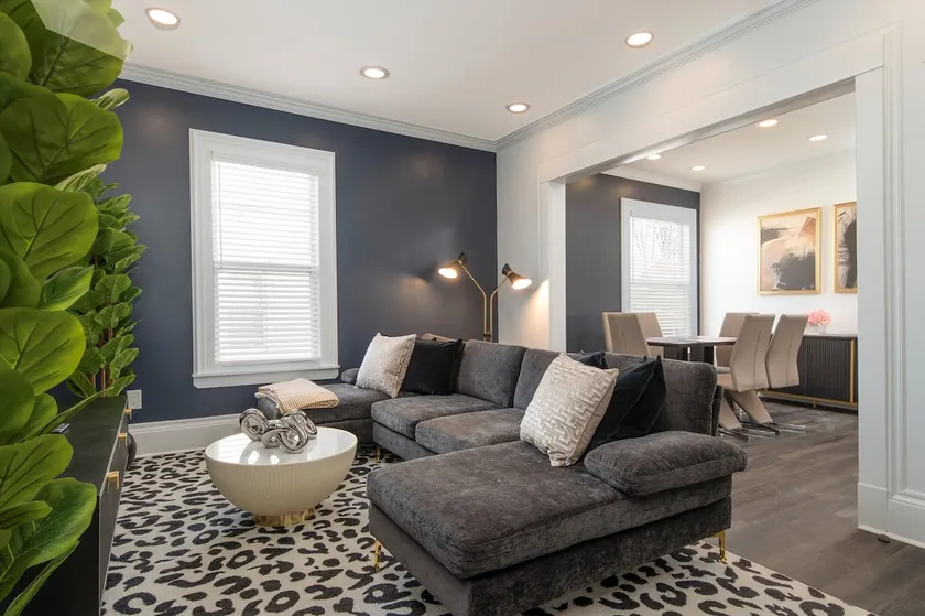 Full Kitchen, AC, WiFi, W/D, Near B Ball/Downtown - Image 1