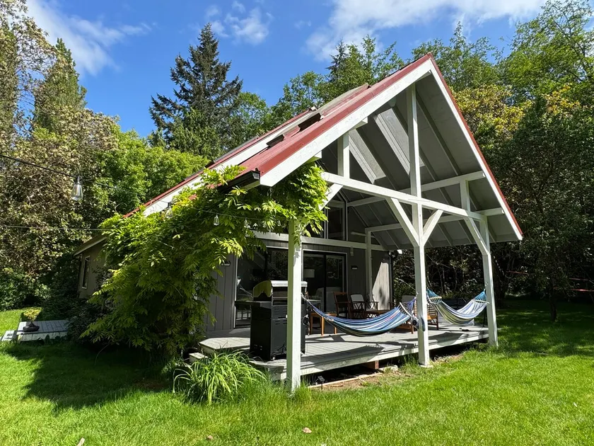 2.5ac Forest Retreat:Hot Tub, Game Cabin, No Fees! - Image 1