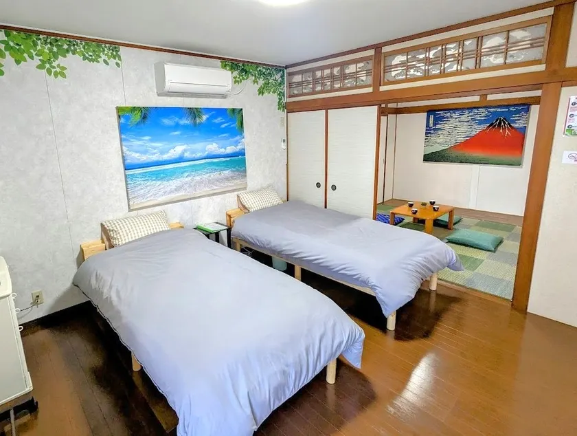 [Entire building, spacious 4LDK] Free parking | 6 beds | Maximum 11 people | Terrace roof - Image 1